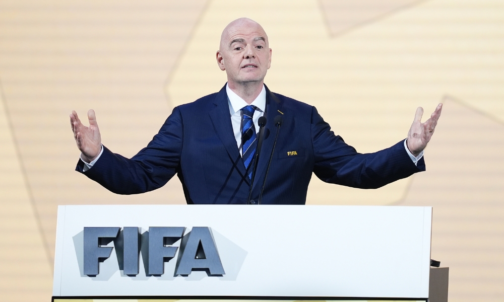 极速电竞入口：弗里克治下巴萨14战12胜 狂轰47球场均3.36球.